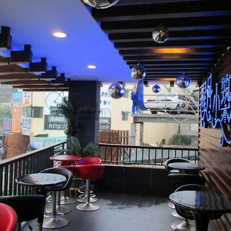 Star Moon B&B Nantou Exteriör bild